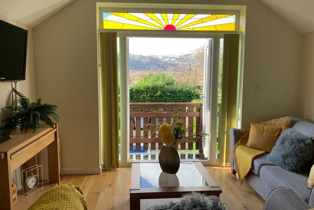 Semi Detached Cottage Snowdonia With Hot Tub Tal-y-Cafn Luaran gambar