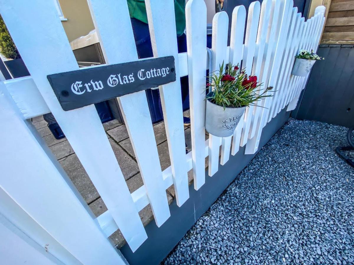 Semi Detached Cottage Snowdonia With Hot Tub Tal-y-Cafn Luaran gambar
