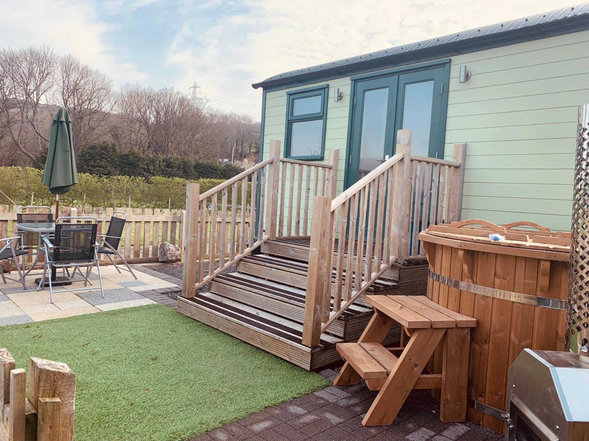 Semi Detached Cottage Snowdonia With Hot Tub Tal-y-Cafn Luaran gambar