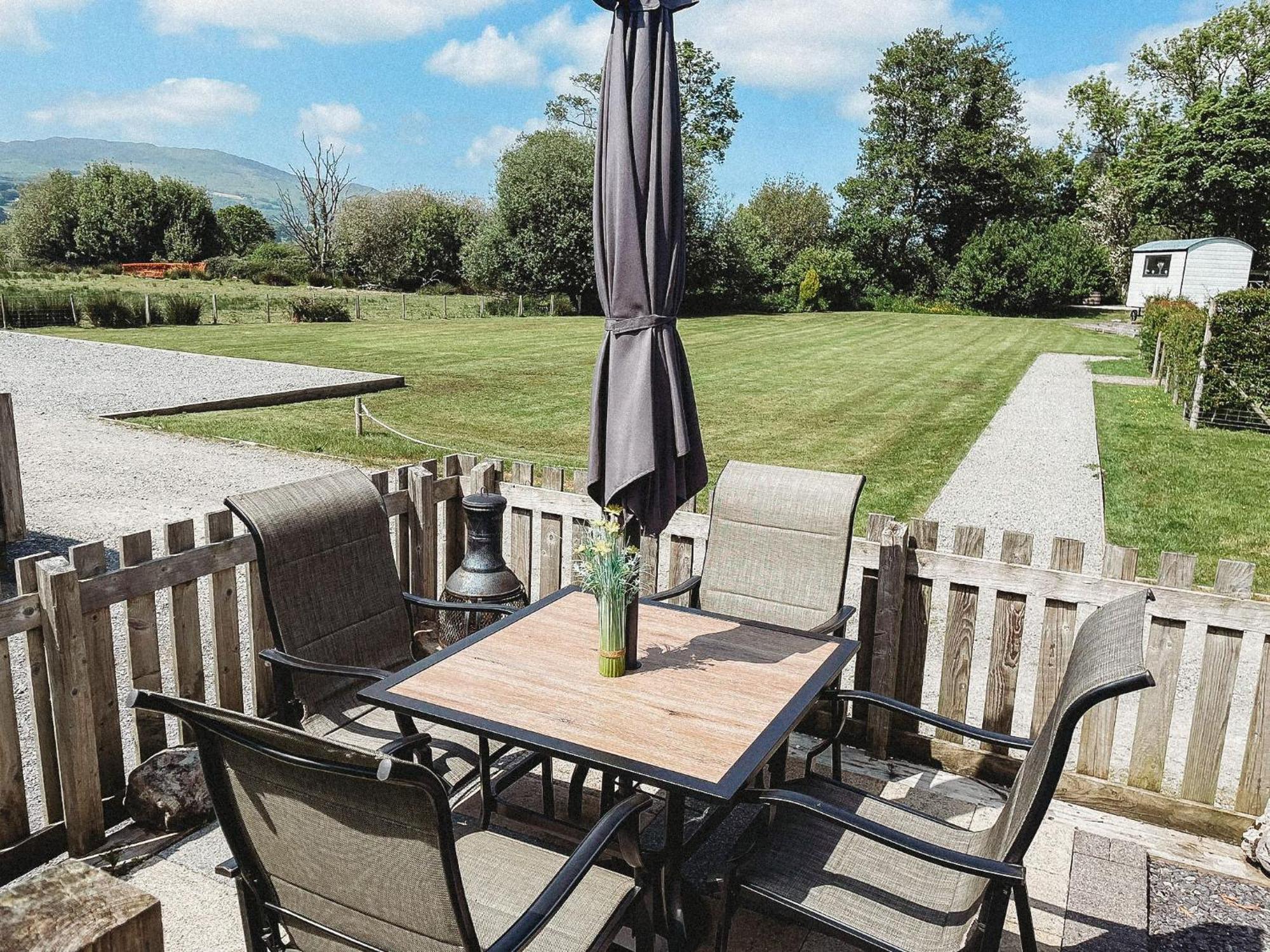 Semi Detached Cottage Snowdonia With Hot Tub Tal-y-Cafn Luaran gambar